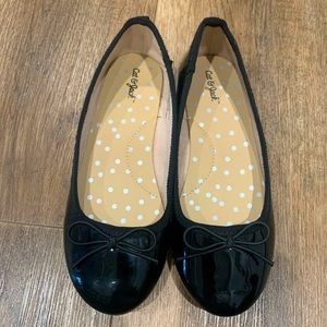Cat & Jack like new girls black patent leather ballet flats size 13.